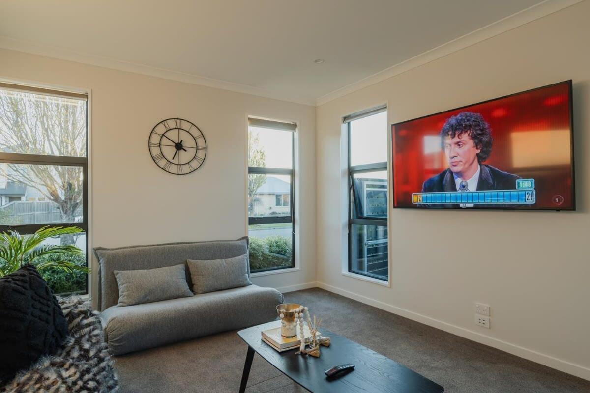 Elegant 3Br Home On Mustang Avenue クライストチャーチ エクステリア 写真