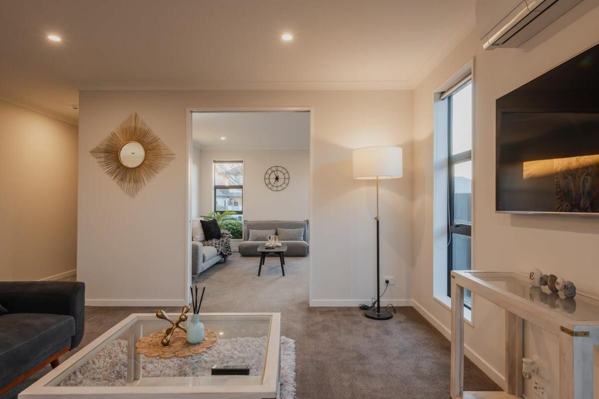 Elegant 3Br Home On Mustang Avenue クライストチャーチ エクステリア 写真