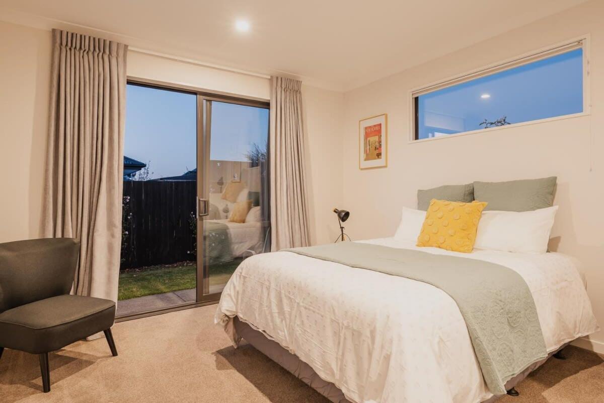 Elegant 3Br Home On Mustang Avenue クライストチャーチ エクステリア 写真