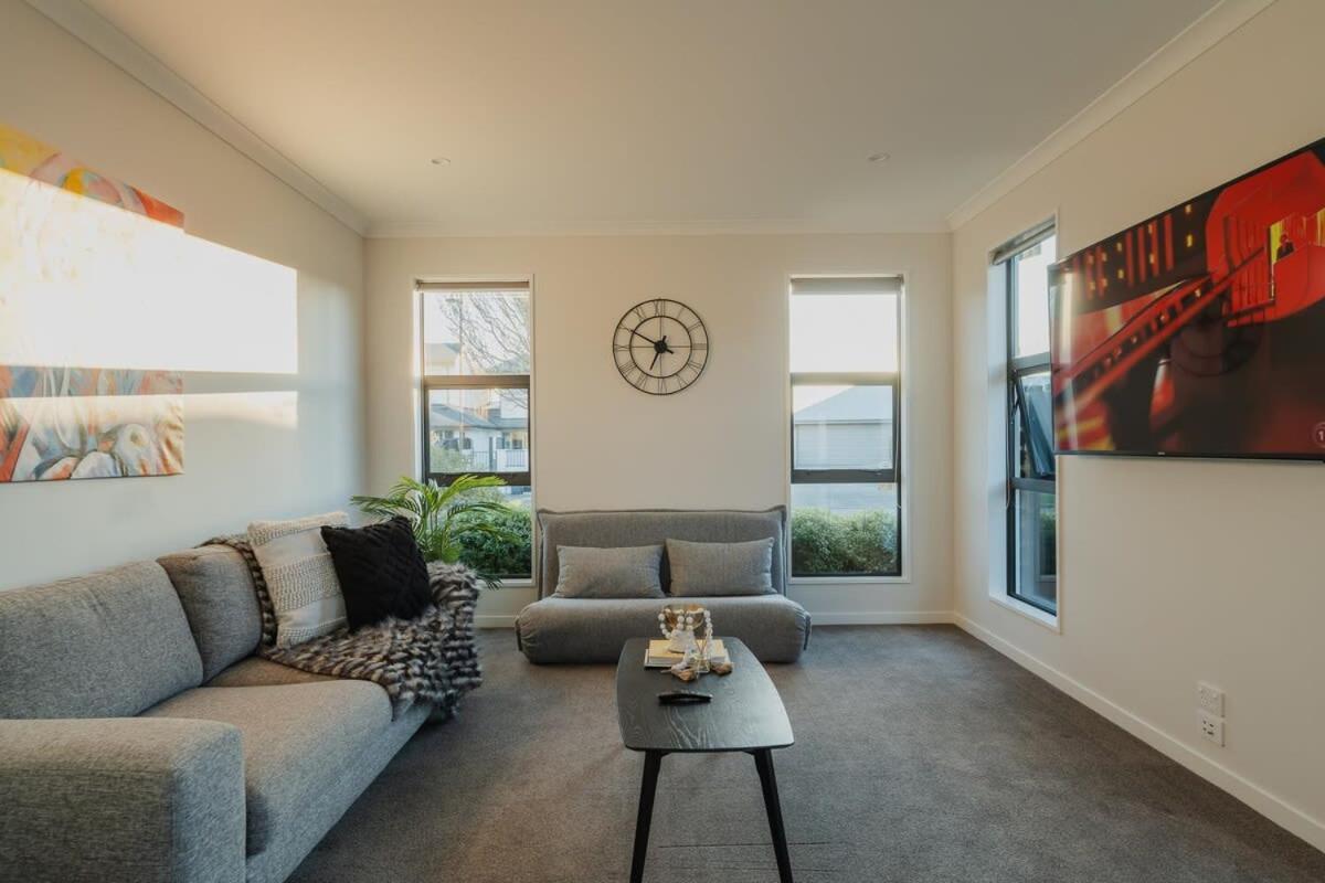 Elegant 3Br Home On Mustang Avenue クライストチャーチ エクステリア 写真